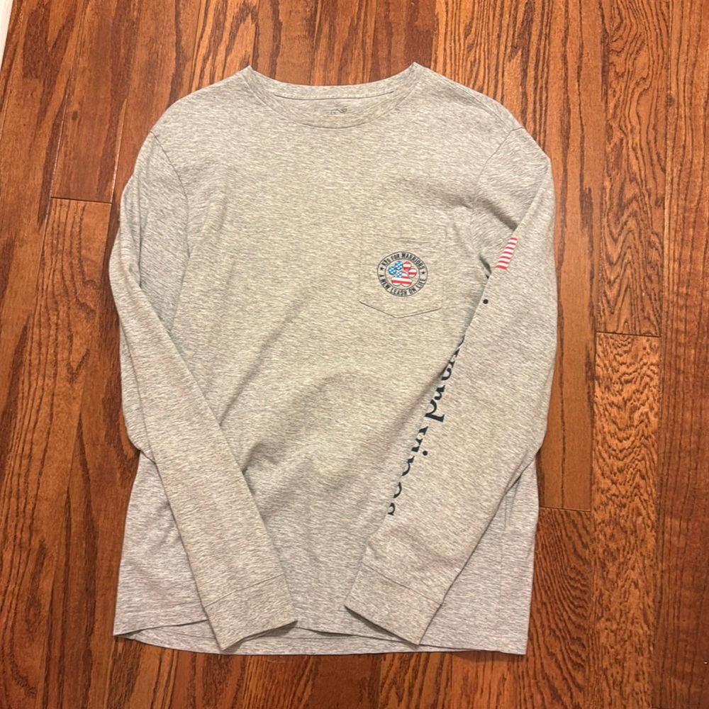 Vineyard Vines long sleeve shirt medium